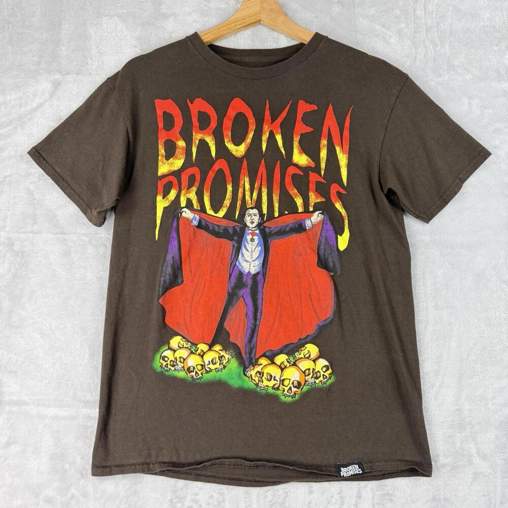 Broken Promises Dracula Love Sucks Graphic Tee Brown Skull Print Men Size M Y2K
